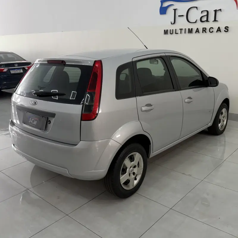 Fiesta Hatch - Foto