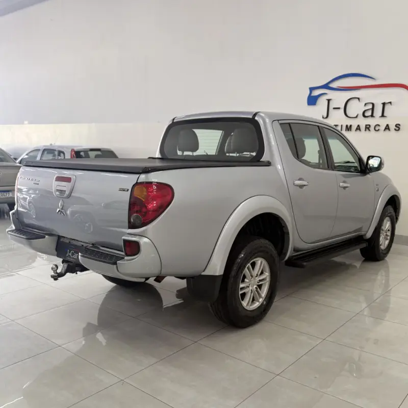 L 200 Triton - Foto