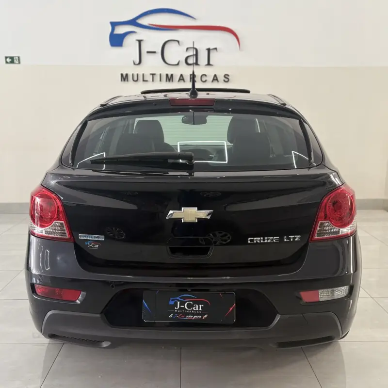 Cruze Hatch - Foto