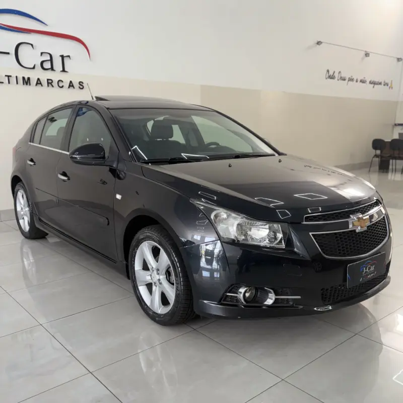 Cruze Hatch - Foto