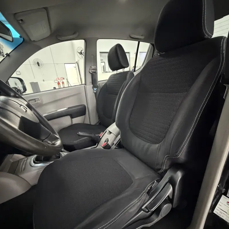 L 200 Triton - Foto